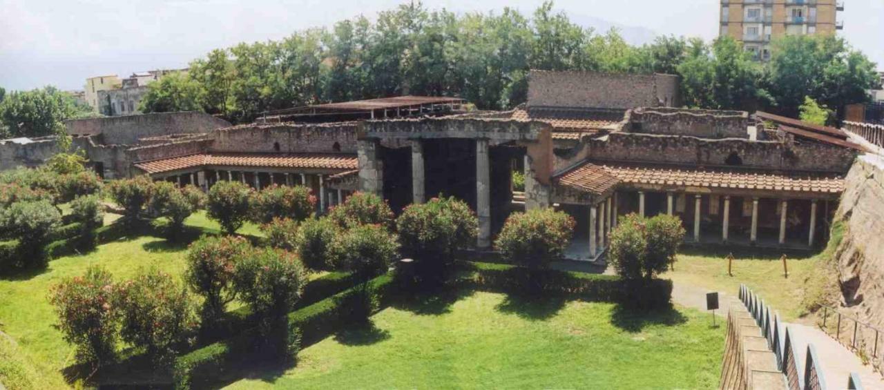 Il Giardino Di Tonia - Oplontis - Bed & Garden - *